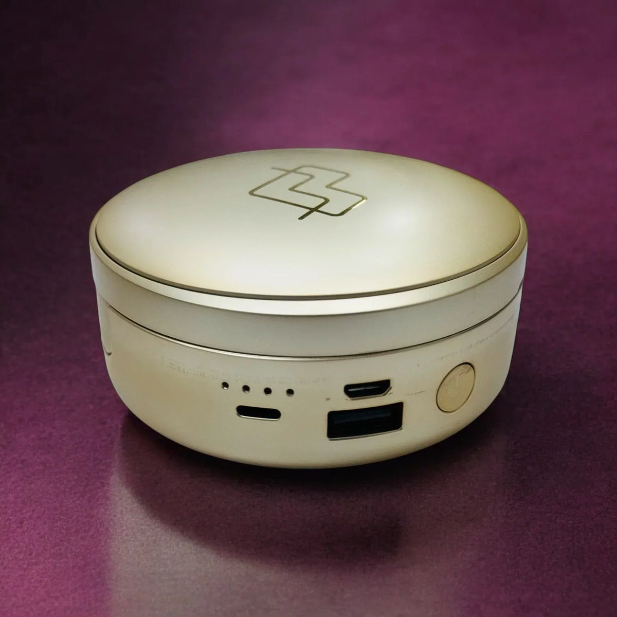 Makeup Base With 6800mAh Power Bank and LED Light - Armaa Store